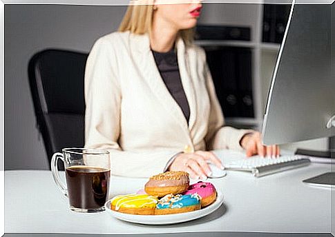 Eating food while you work