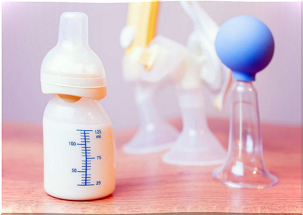 Mix breast milk and formula in the bottle.