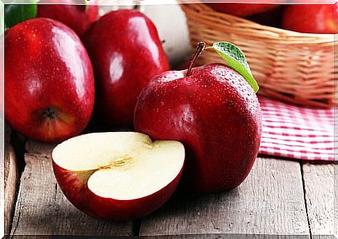 Apples-protect-against-Alzheimer's-and-dementia