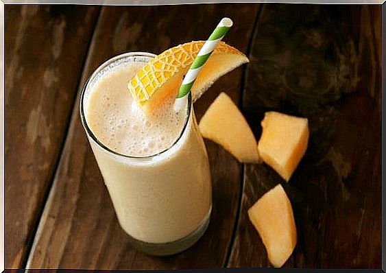 Melon-and-pineapple-smoothie-e1376707615169