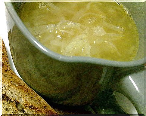 Onion broth can help you treat kidney failure.