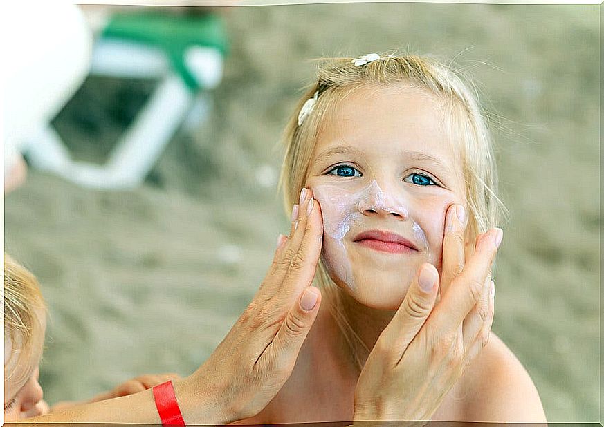 Caring for children's skin in summer